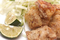 揚げ物にスダチの酸味がピッタリ!