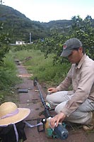 ガソリン注入中。