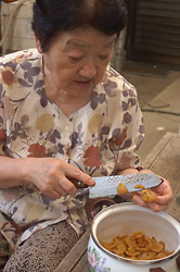 手を切らないように気をつけて。